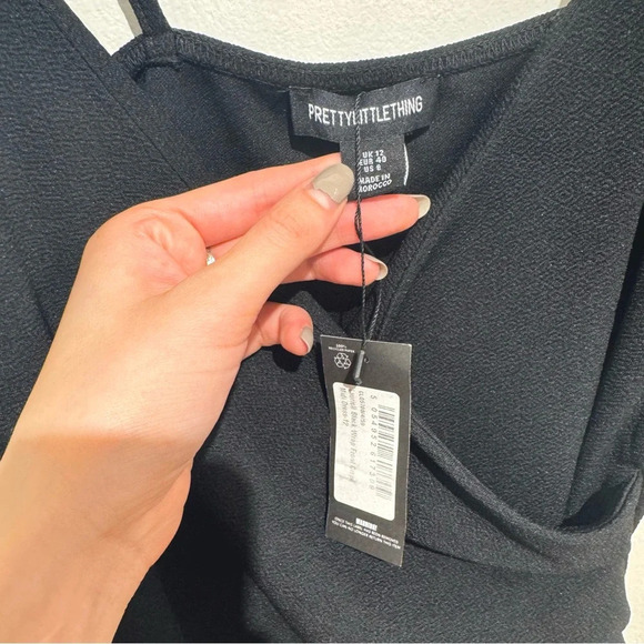 NWT PrettyLittleThing Lauriell Black Wrap Front Crepe Midi Dress in Size 8 - Picture 7 of 7